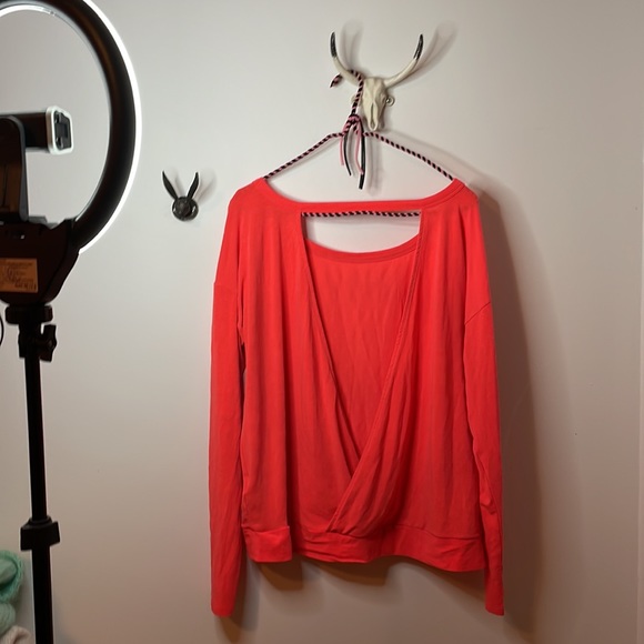 Coral Gap Fit training light sweatshirt. - Picture 2 of 6